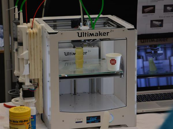 3D打印機插件允許在制模的同時進行澆注