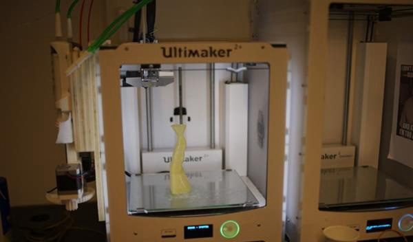 3D打印機插件允許在制模的同時進行澆注