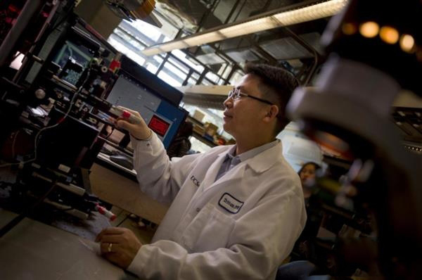 UCSD研究人員自制快速UV生物3D打印機造血管網絡