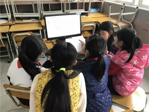 “發現杯”中國青少年編程挑戰活動廣州賽區，近500名編程小達人競技