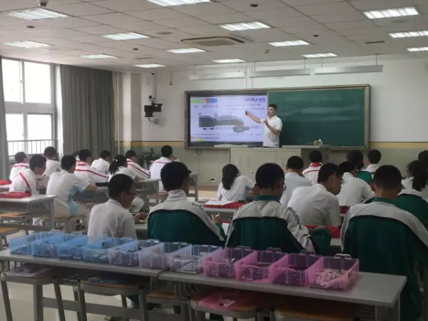 當好幫手精準服務，童程童美助力學校科技活動