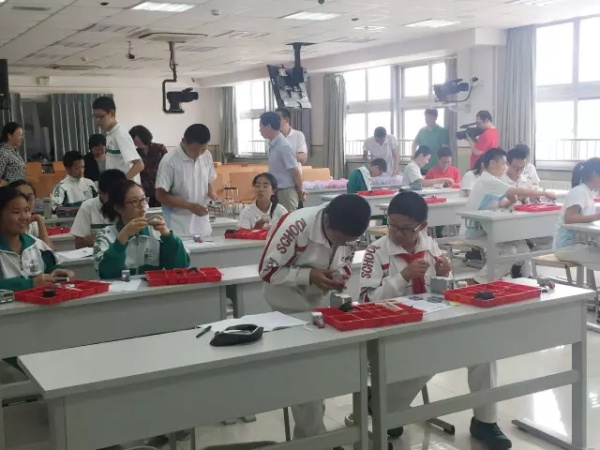 當好幫手精準服務，童程童美助力學校科技活動