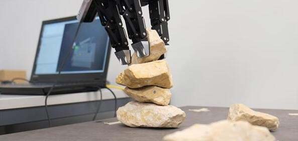 瑞士科學家研發用3D掃描堆疊不規則物體的機器人