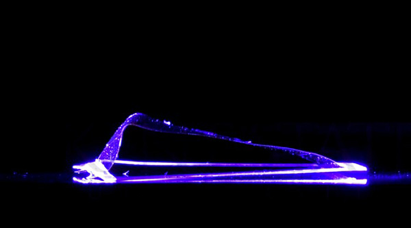 科學家發明世界首臺以光為動力的清潔機器人