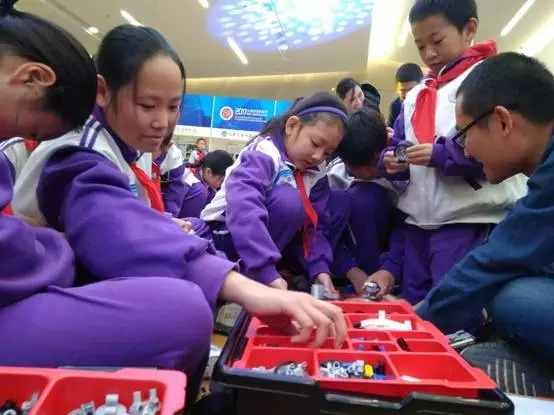 北京上地首屆青少年科技節|創新成長孵化夢想，童程童美老師受邀現場助力！