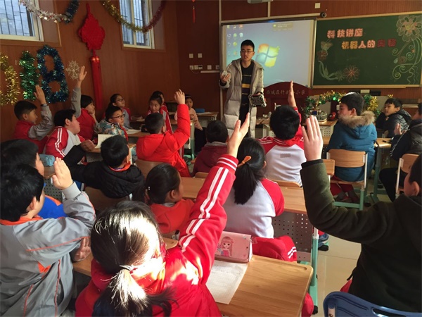 公益校園行 | 童程童美智能機器人什剎海校園講座，探索科技的魅力！