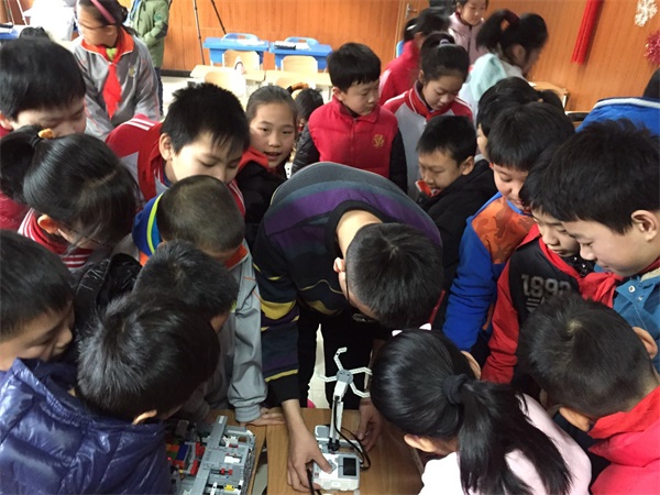 公益校園行 | 童程童美智能機器人什剎海校園講座，探索科技的魅力！