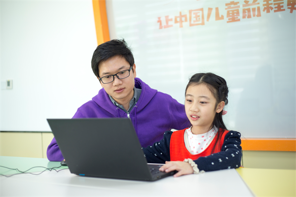 童程童美以公益助推中國(guó)青少兒編程教育