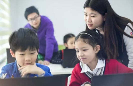 中小學(xué)人工智能教育發(fā)布會在京召開，2019年五城全面試點！ 