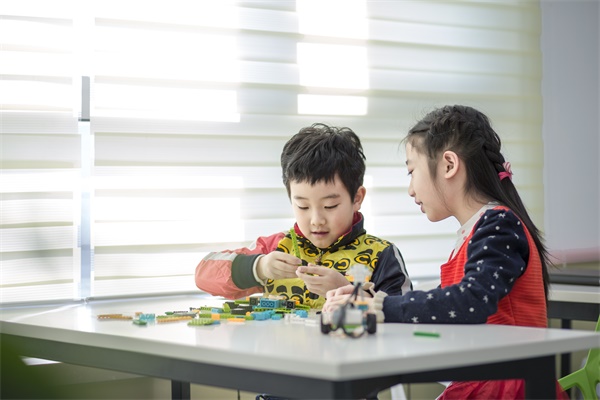 怎么學(xué)習(xí)機(jī)器人編程，可以參加哪些比賽？