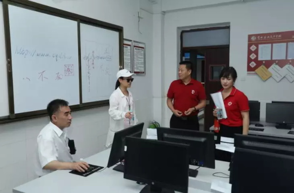 童程童美深入重慶貧困縣，捐贈百萬助力編程教育發展！