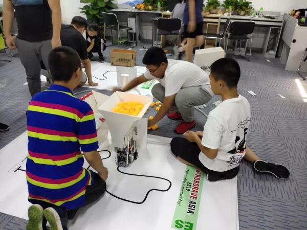 走向勝利，202顆明日之星云集童程童美RoboRAVE國際大賽暑期特訓營！